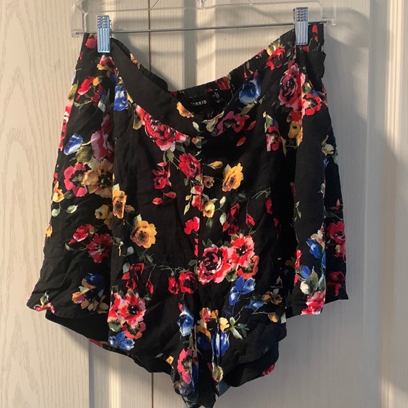 torrid Pants - Torrid black floral shorts
